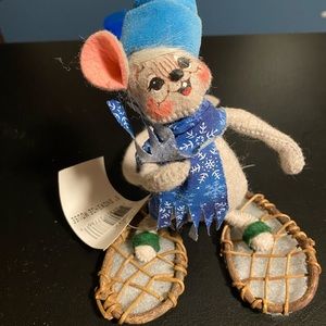 Annalee 2002 5” Snowshoe Mouse doll